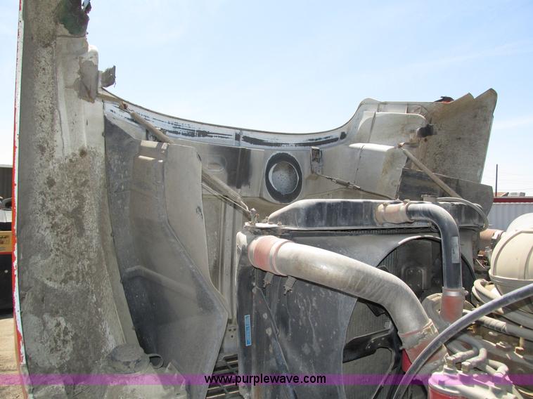 image for item H4625 1994 Mack CH613 semi truck