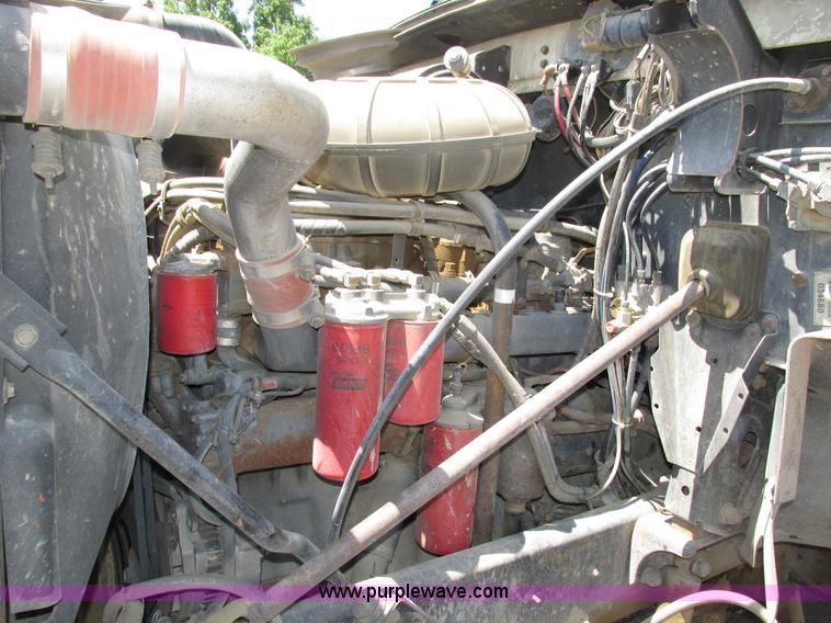 image for item H4625 1994 Mack CH613 semi truck