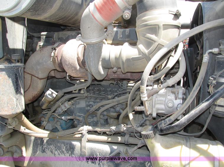 image for item H4625 1994 Mack CH613 semi truck