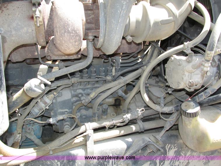 image for item H4625 1994 Mack CH613 semi truck