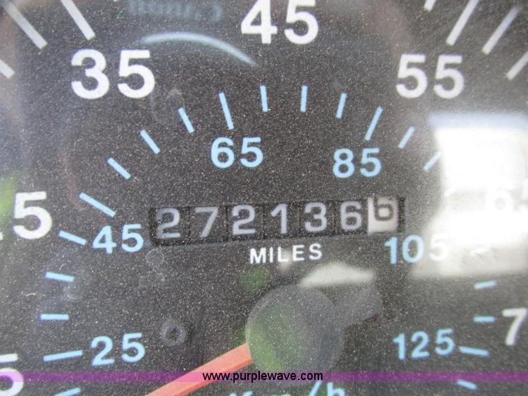 image for item H4625 1994 Mack CH613 semi truck