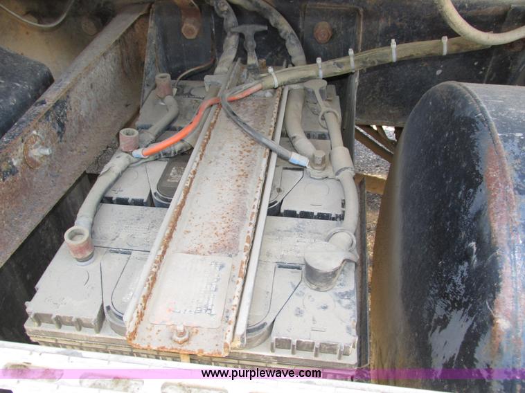 image for item H4625 1994 Mack CH613 semi truck