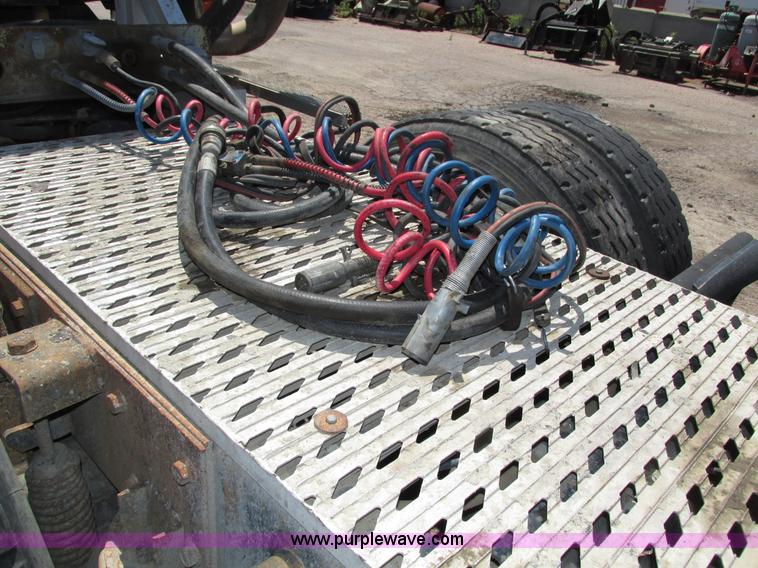 image for item H4625 1994 Mack CH613 semi truck