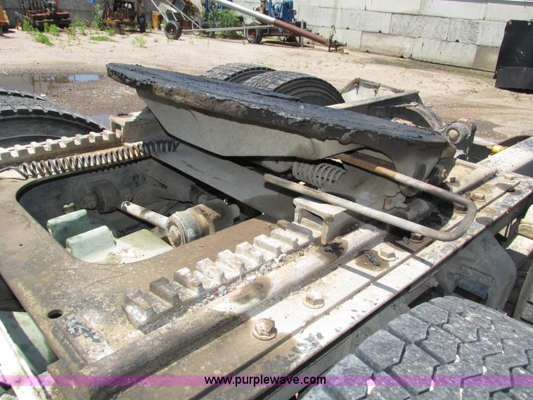 image for item H4625 1994 Mack CH613 semi truck