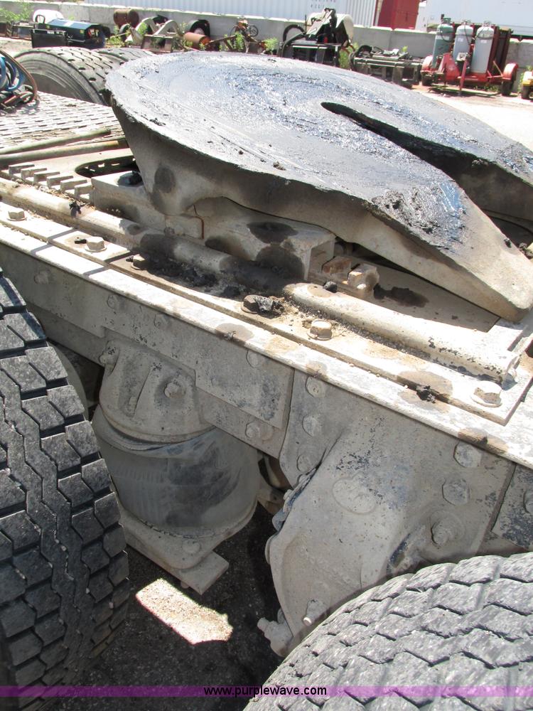 image for item H4625 1994 Mack CH613 semi truck