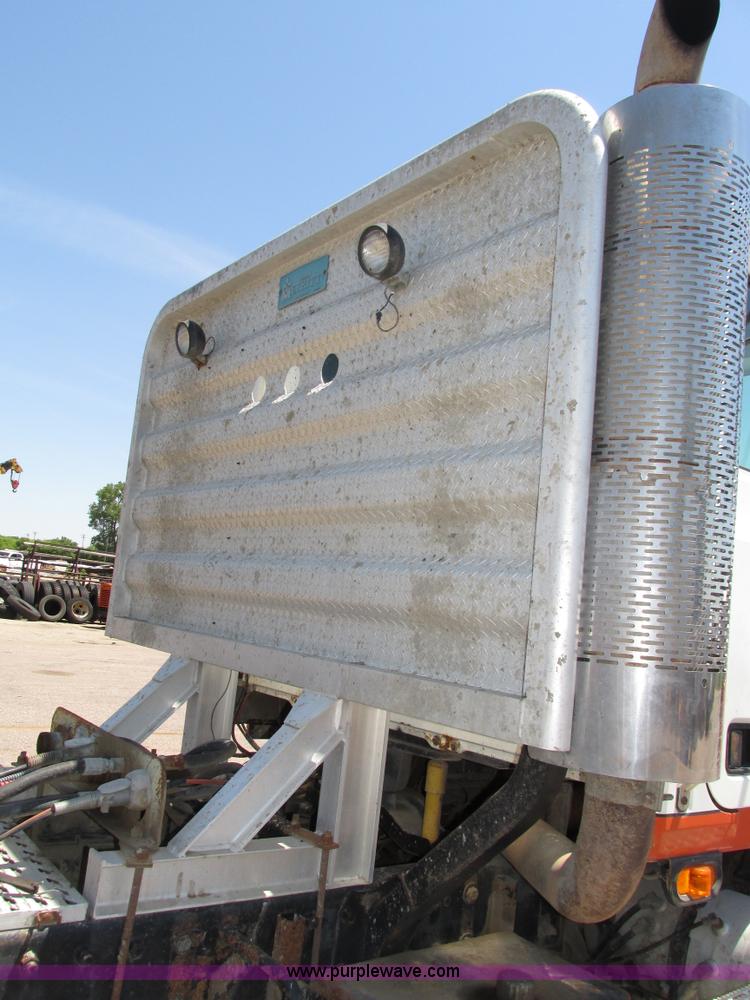 image for item H4625 1994 Mack CH613 semi truck