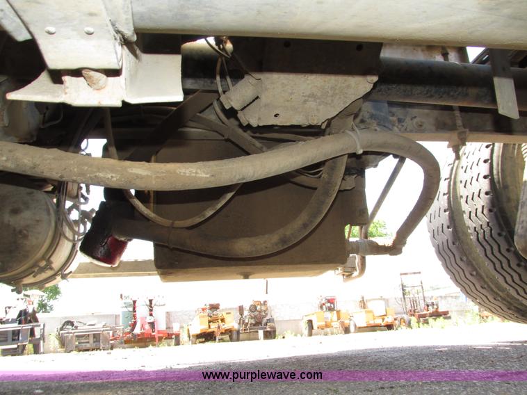 image for item H4625 1994 Mack CH613 semi truck