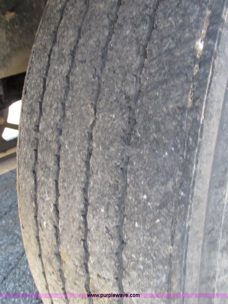 image for item H4625 1994 Mack CH613 semi truck