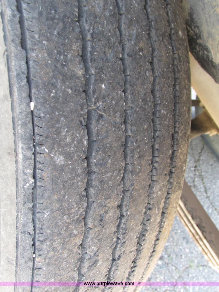 image for item H4625 1994 Mack CH613 semi truck