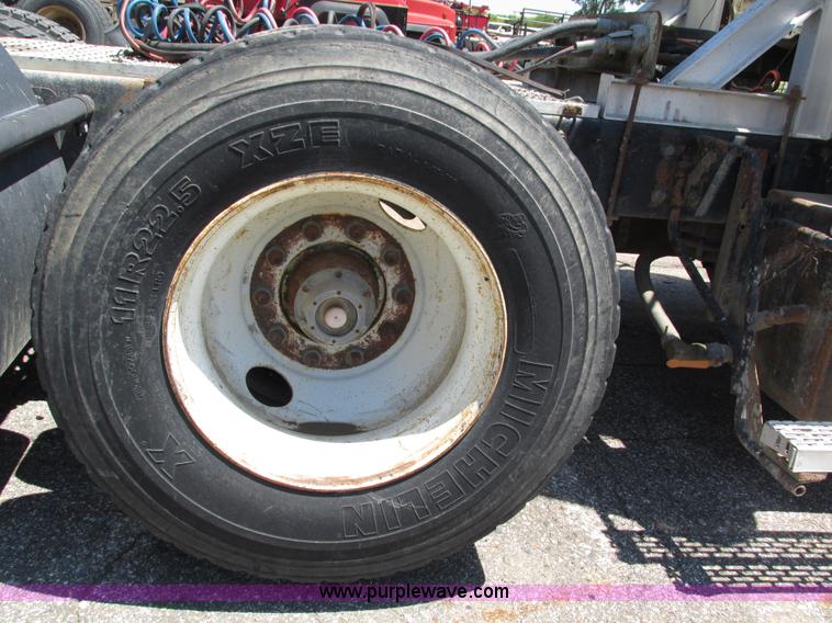 image for item H4625 1994 Mack CH613 semi truck