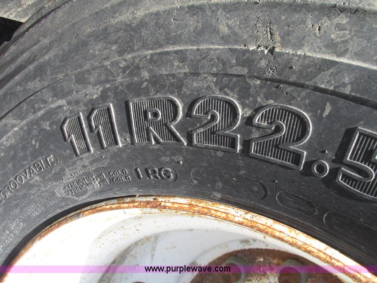 image for item H4625 1994 Mack CH613 semi truck