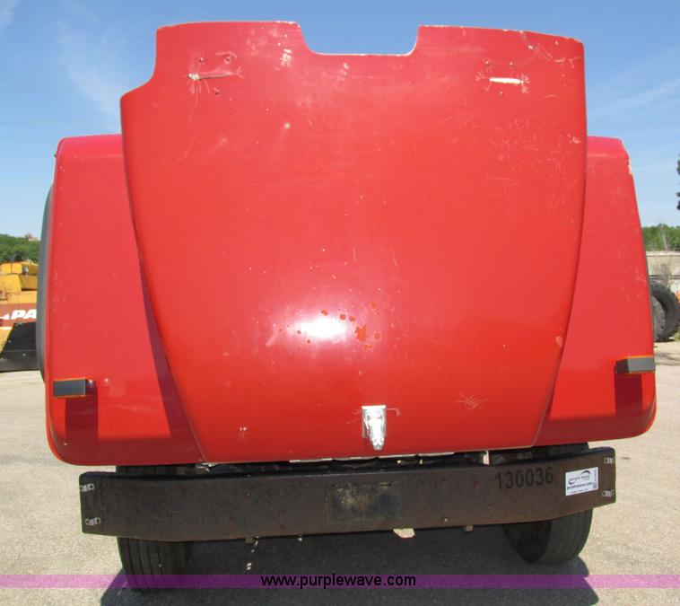 image for item H4626 1993 Mack RD690S semi truck