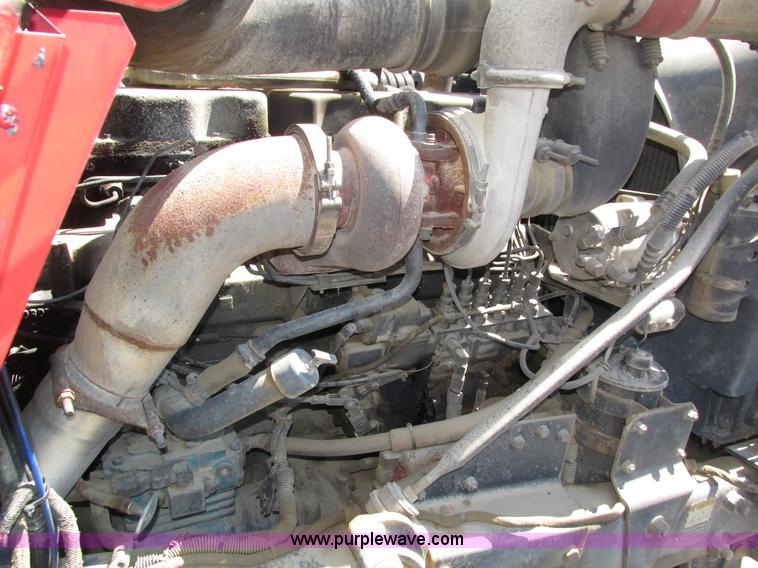 image for item H4626 1993 Mack RD690S semi truck