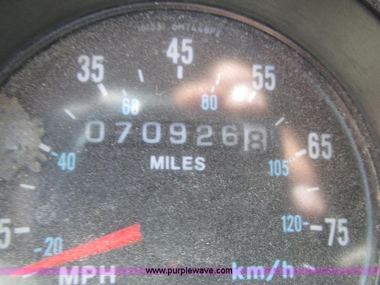 image for item H4627 1993 Mack RD690S semi truck