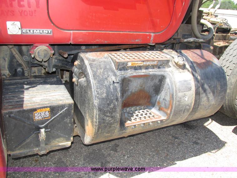 image for item H4627 1993 Mack RD690S semi truck