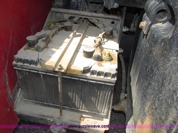 image for item H4627 1993 Mack RD690S semi truck