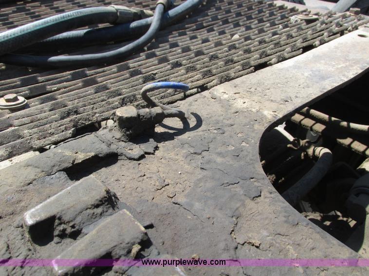 image for item H4627 1993 Mack RD690S semi truck