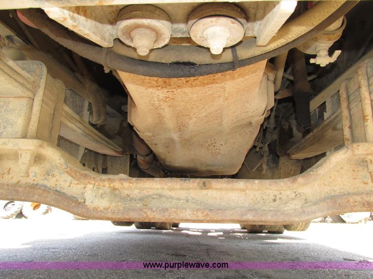 image for item H4627 1993 Mack RD690S semi truck