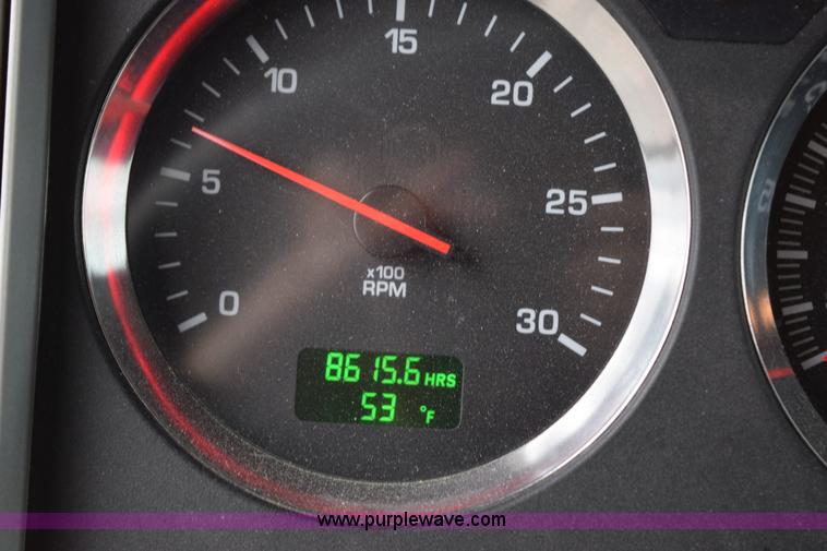 image for item H5075 2011 Kenworth T800 semi truck