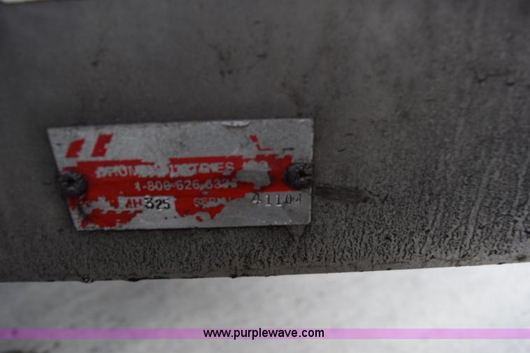 image for item H5075 2011 Kenworth T800 semi truck