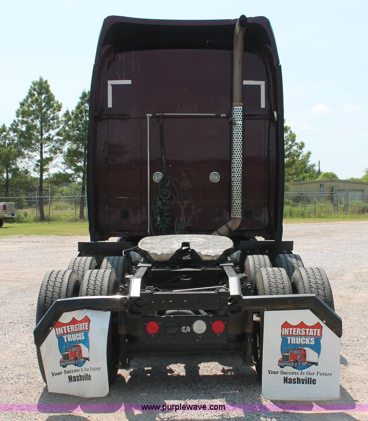 image for item H8202 2006 Kenworth T2000 semi truck