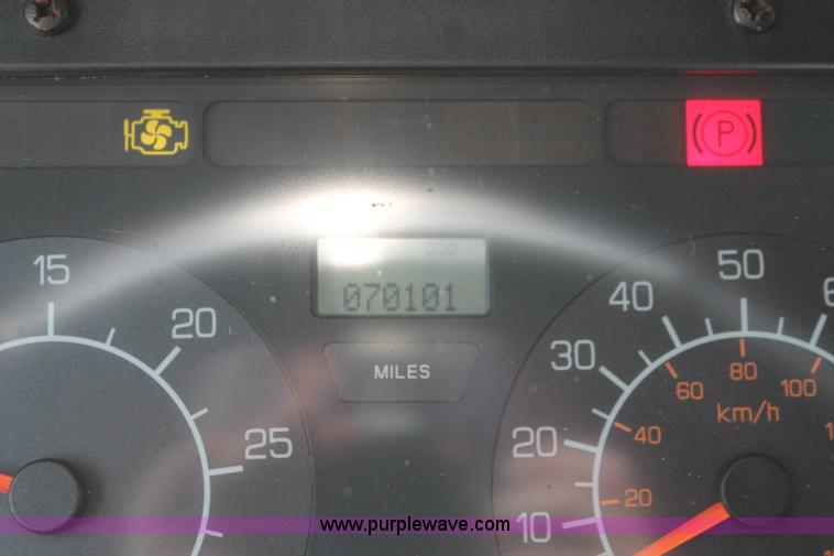 image for item H8202 2006 Kenworth T2000 semi truck