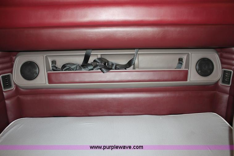 image for item H8202 2006 Kenworth T2000 semi truck