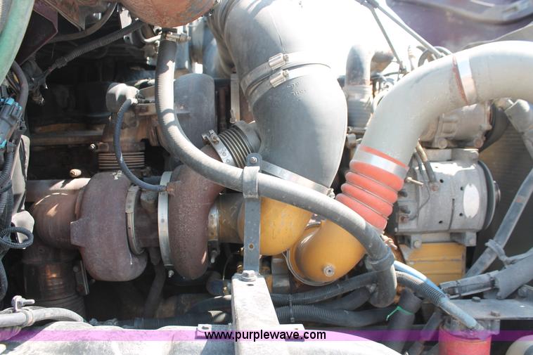 image for item H8202 2006 Kenworth T2000 semi truck