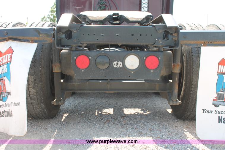 image for item H8202 2006 Kenworth T2000 semi truck