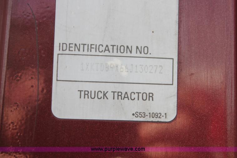 image for item H8202 2006 Kenworth T2000 semi truck