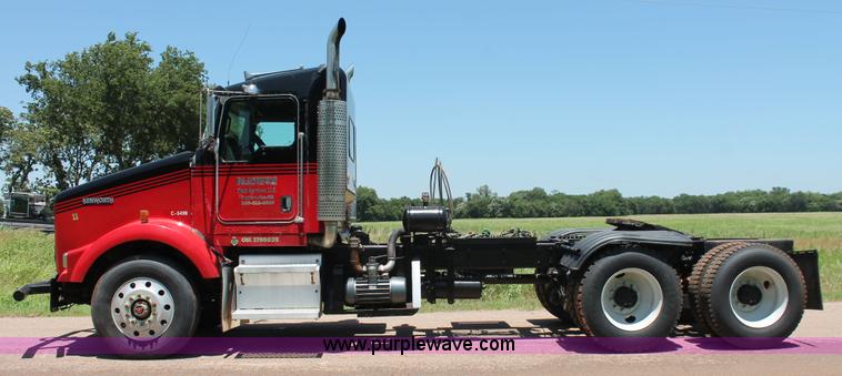 image for item H8203 2006 Kenworth T800 vacuum semi truck