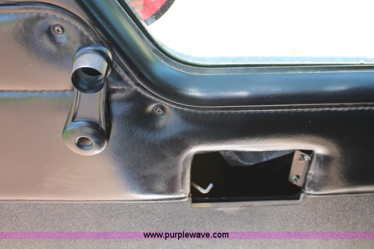 image for item H8203 2006 Kenworth T800 vacuum semi truck