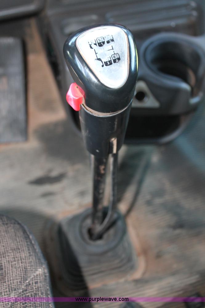 image for item H8203 2006 Kenworth T800 vacuum semi truck