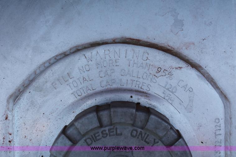 image for item H8203 2006 Kenworth T800 vacuum semi truck