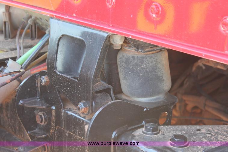 image for item H8203 2006 Kenworth T800 vacuum semi truck