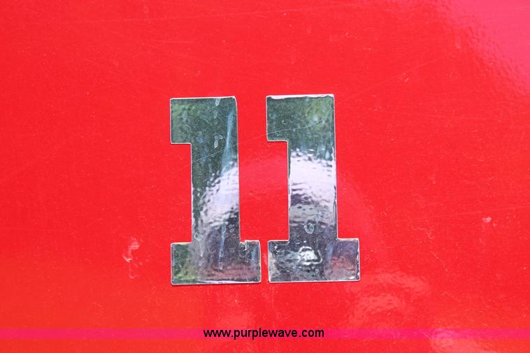 image for item H8203 2006 Kenworth T800 vacuum semi truck