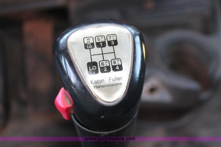 image for item H8204 2004 Kenworth T800 vacuum winch semi truck