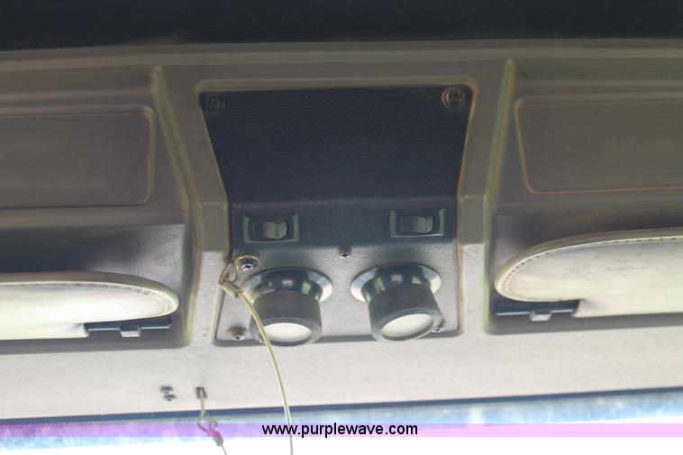 image for item H8204 2004 Kenworth T800 vacuum winch semi truck