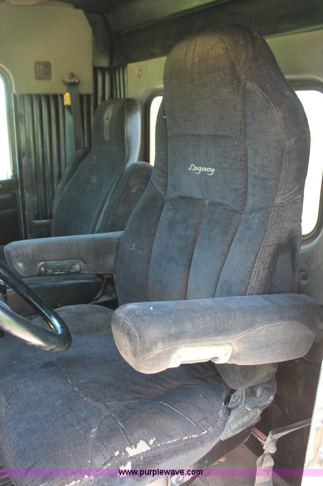 image for item H8204 2004 Kenworth T800 vacuum winch semi truck