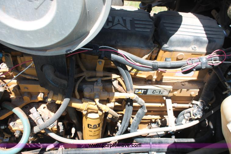 image for item H8204 2004 Kenworth T800 vacuum winch semi truck