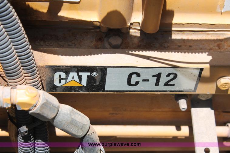 image for item H8204 2004 Kenworth T800 vacuum winch semi truck