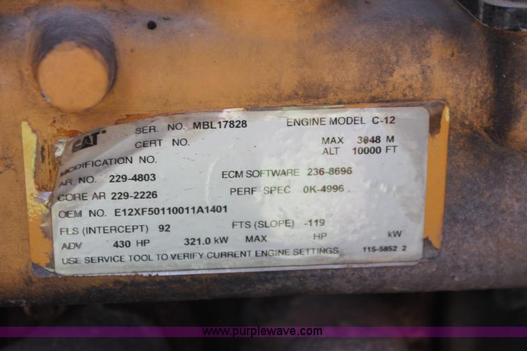 image for item H8204 2004 Kenworth T800 vacuum winch semi truck