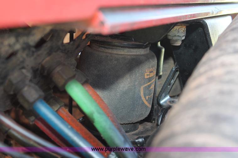 image for item H8204 2004 Kenworth T800 vacuum winch semi truck