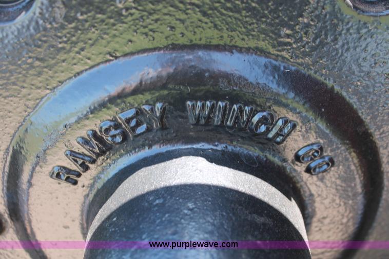 image for item H8204 2004 Kenworth T800 vacuum winch semi truck