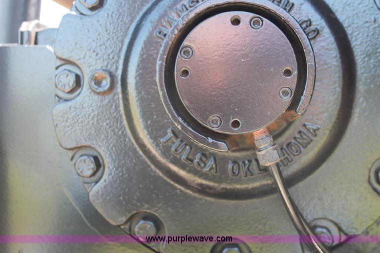 image for item H8204 2004 Kenworth T800 vacuum winch semi truck