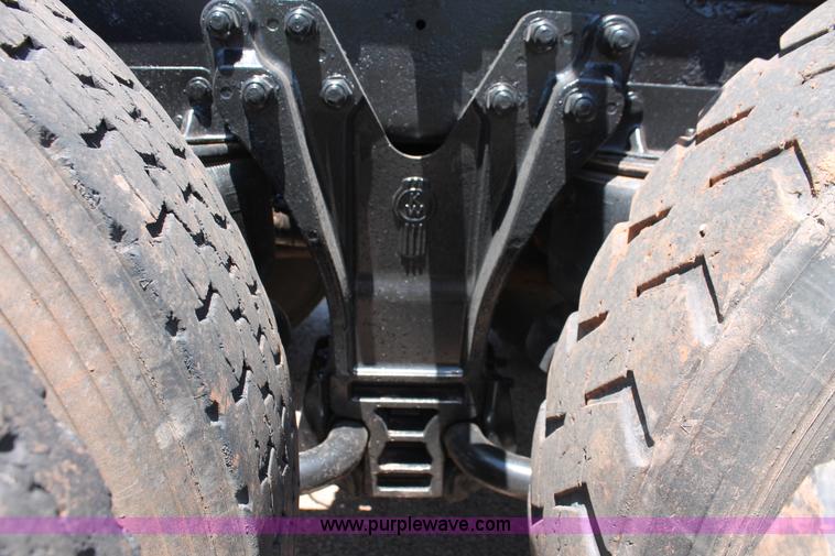 image for item H8204 2004 Kenworth T800 vacuum winch semi truck