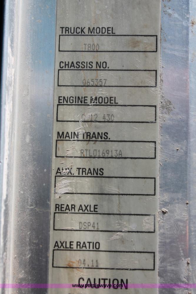 image for item H8204 2004 Kenworth T800 vacuum winch semi truck