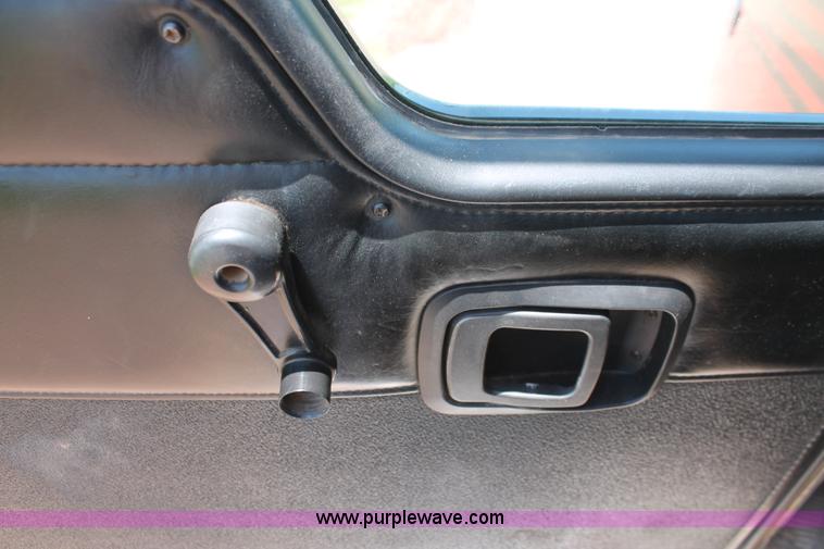 image for item H8205 2006 Kenworth T800 vacuum semi truck