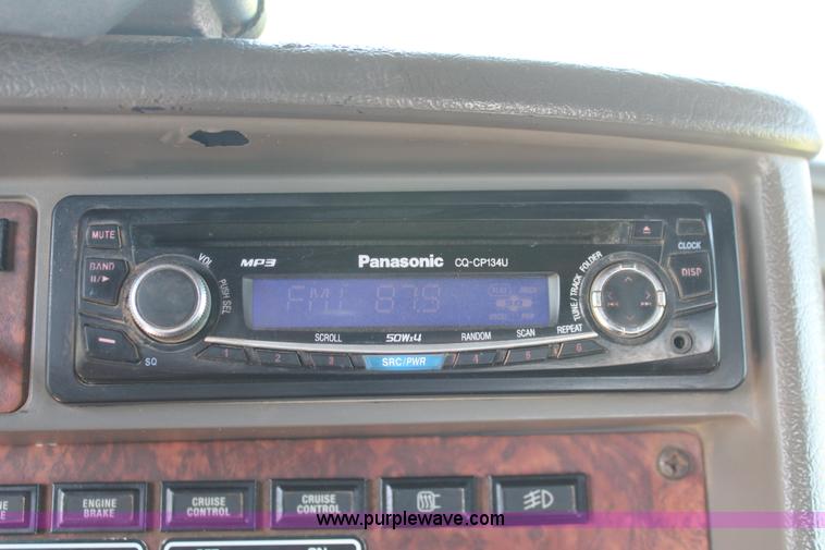 image for item H8205 2006 Kenworth T800 vacuum semi truck