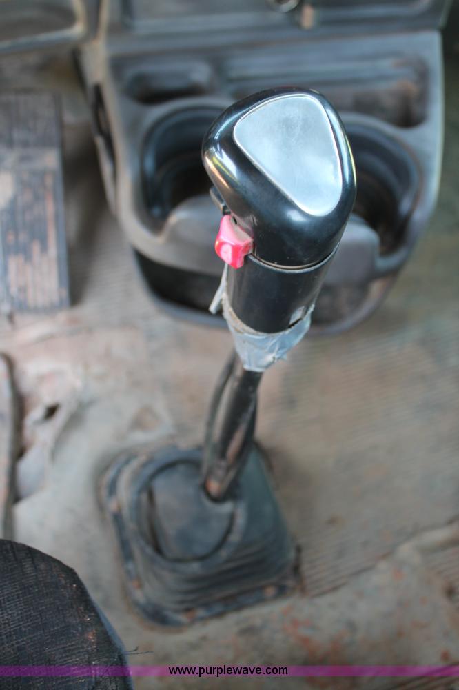 image for item H8205 2006 Kenworth T800 vacuum semi truck